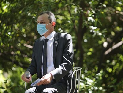 El ministro de Ciencia e Innovación, Pedro Duque, durante un coloquio científico en el Real Jardín Botánico durante el Día Mundial del Medioambiente, este viernes.