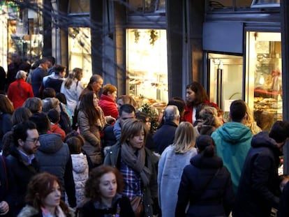 Christmas shoppers in Madrid.