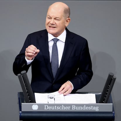 German Chancellor Olaf Scholz speaks on the day of a confidence vote called by him to pave way for snap election, at lower house of parliament Bundestag in Berlin, Germany, December 16, 2024. REUTERS/Liesa Johannssen