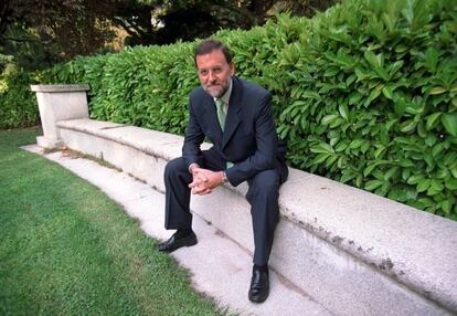 Mariano Rajoy en los jardines de La Moncloa, en una foto de archivo.