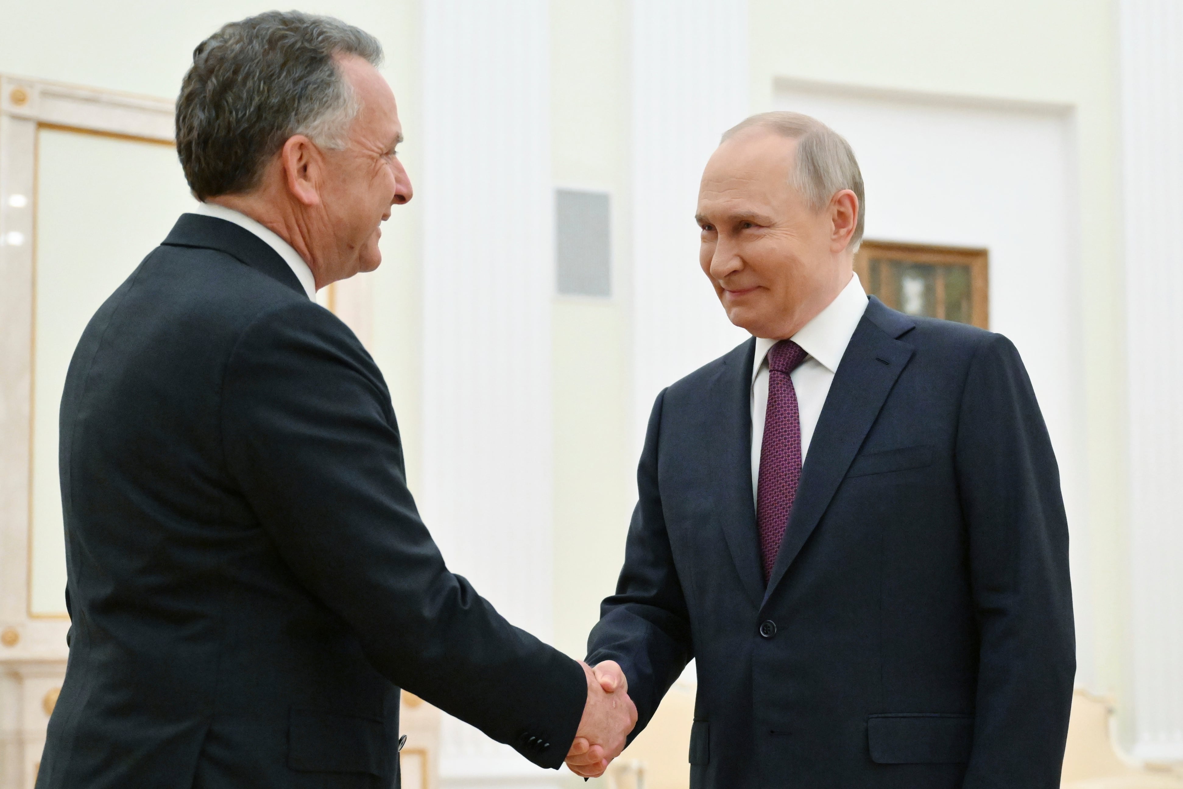 Putin recibe al enviado de Trump con un matizado optimismo sobre las negociaciones de EE UU para imponer un acuerdo a Ucrania 