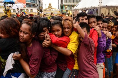 Procesión del Nazareno Negro a la que asisten cada año varios cientos de miles de católicos filipinos en la ciudad de Manila.