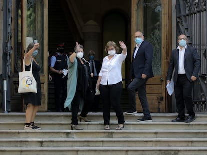 Los exmiembros de la Mesa del Parlament acusados de desobediencia entran en el Tribunal Superior de Justicia.