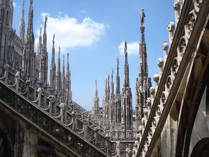 Unas agujas del Duomo de Milán