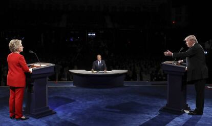 Hillary Clinton i Donald Trump durant el debat.