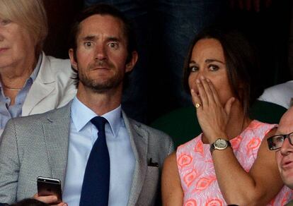 Pippa Middleton y su prometido, James Matthews, en Wimbledon, el 6 de julio de 2016. 