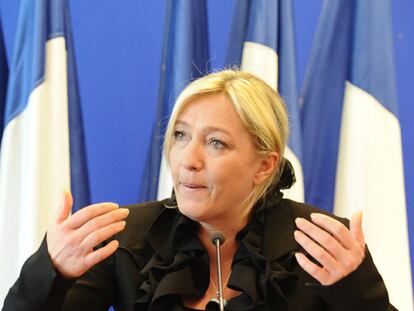Marine Le Pen, ayer en la sede de su partido en Nanterre, al norte de París.