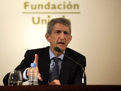 José Manuel Domínguez, presidente de la Fundación Bancaria Unicaja, este viernes durante una rueda de prensa en Málaga.
