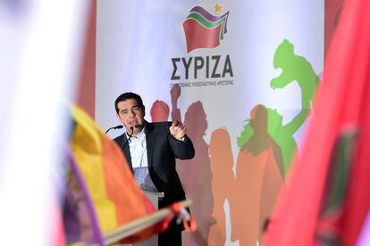 El líder de la oposición, Alexis Tsipras, y candidato de Syriza a la presidencia de Grecia, durante el mitin con el que ha cerrado su campaña electoral.