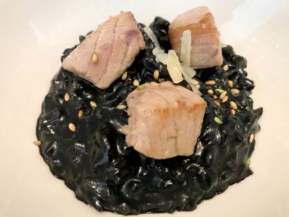 ARROZ NEGRO CON ATÚN / CAPEL