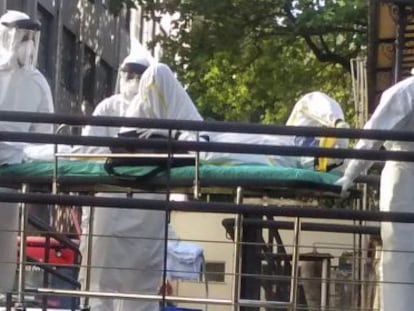 Paciente com suspeita de ebola chega ao Rio.