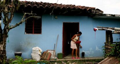 Una mujer cerca de Santander, Colombia.