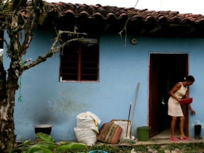 Una mujer cerca de Santander, Colombia.