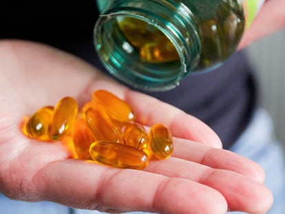 Supplements, vitamin D, flaxseed oil