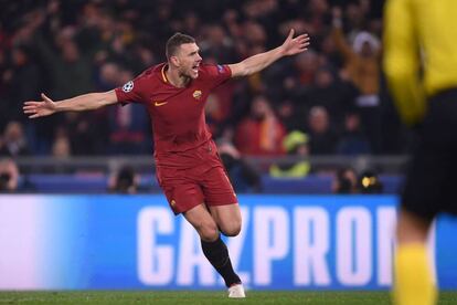 Dzeko celebra su gol de la victoria ante el Shakhtar.