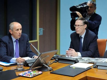 Erkoreka (izquierda) y Gatzagatxebarria, durante su comparecencia en comisión.