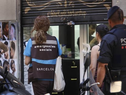Emergencias sociales en un desalojo en Barcelona.