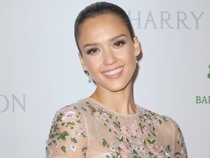 Vota: El look romántico de Jessica Alba