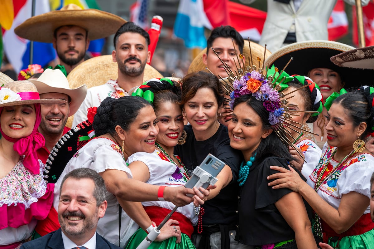 Madrid paga 400.000 euros para vender por TV en EE UU y México el Festival de la Hispanidad de Ayuso y la región como destino turístico