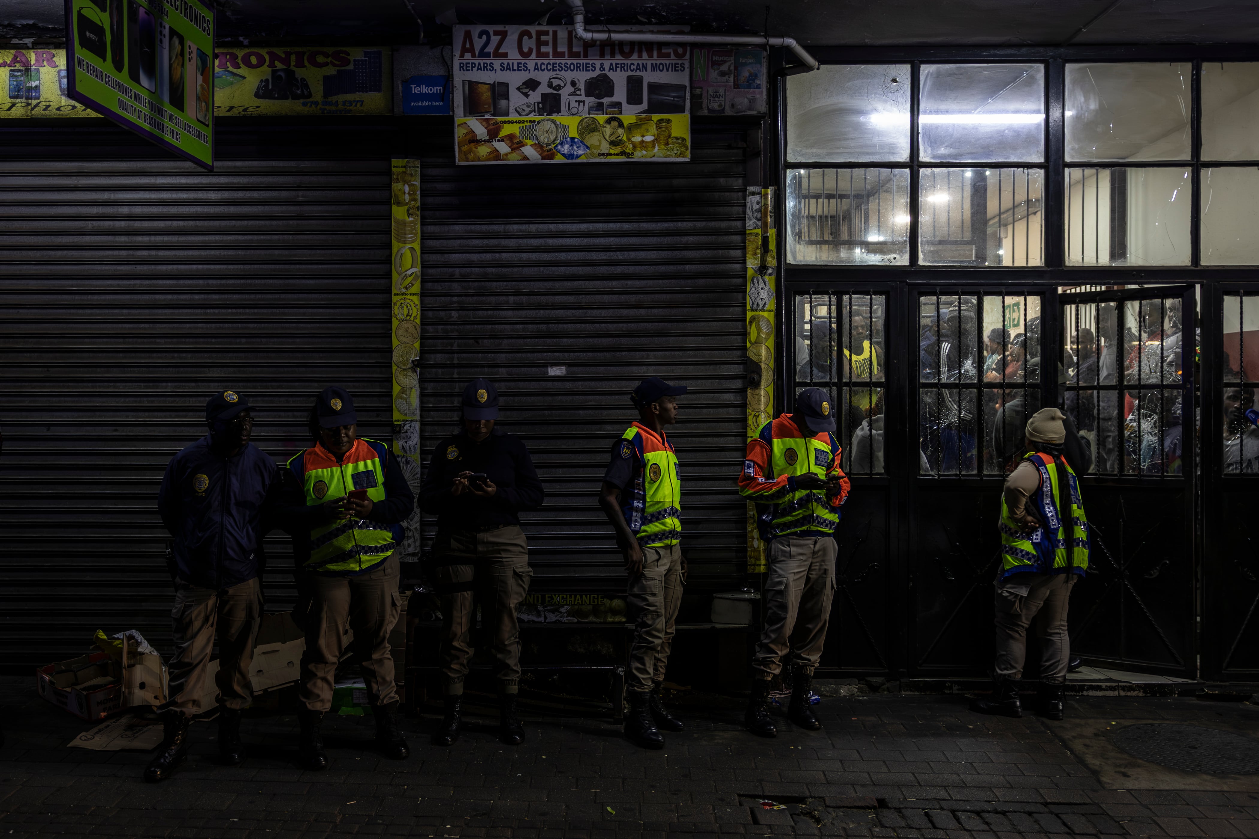 La vida en los edificios “secuestrados” de Johannesburgo: las consecuencias de la crisis habitacional que asfixia la ciudad
