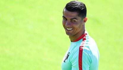 Portugal, do capitão Cristiano Ronaldo, é a zebra da final da Eurocopa.