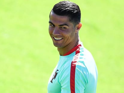 Portugal, do capitão Cristiano Ronaldo, é a zebra da final da Eurocopa.