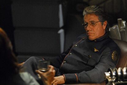 Edward James Olmos en 'Battlestar Galactica'.