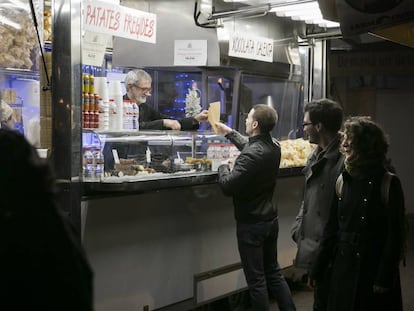 Les xurreries, com la Llu&iacute;s, a la Gran Via, estan entre el moble i el petit pavell&oacute;.