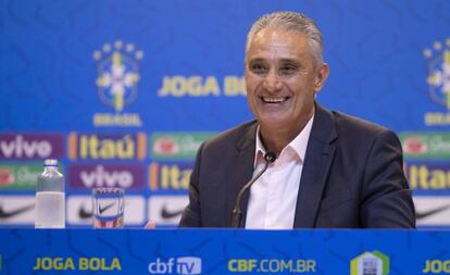 Tite na convocação desta sexta-feira.