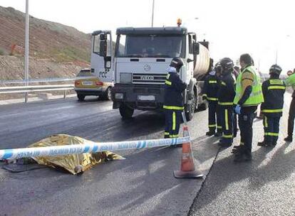 El cadáver del obrero muerto en el kilómetro 22 de la M-45.