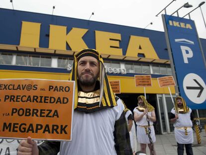 Protesta contra los despidos y las condiciones laborales de Ikea