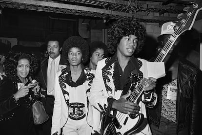 En el centro, un joven Michael Jackson en un concierto de los Jackson 5.