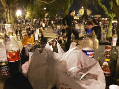 Thousands of youths at a banned street drinking binge in Santiago.