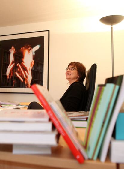 Marta Gili, directora del Jeu de Paume de París, en su despacho