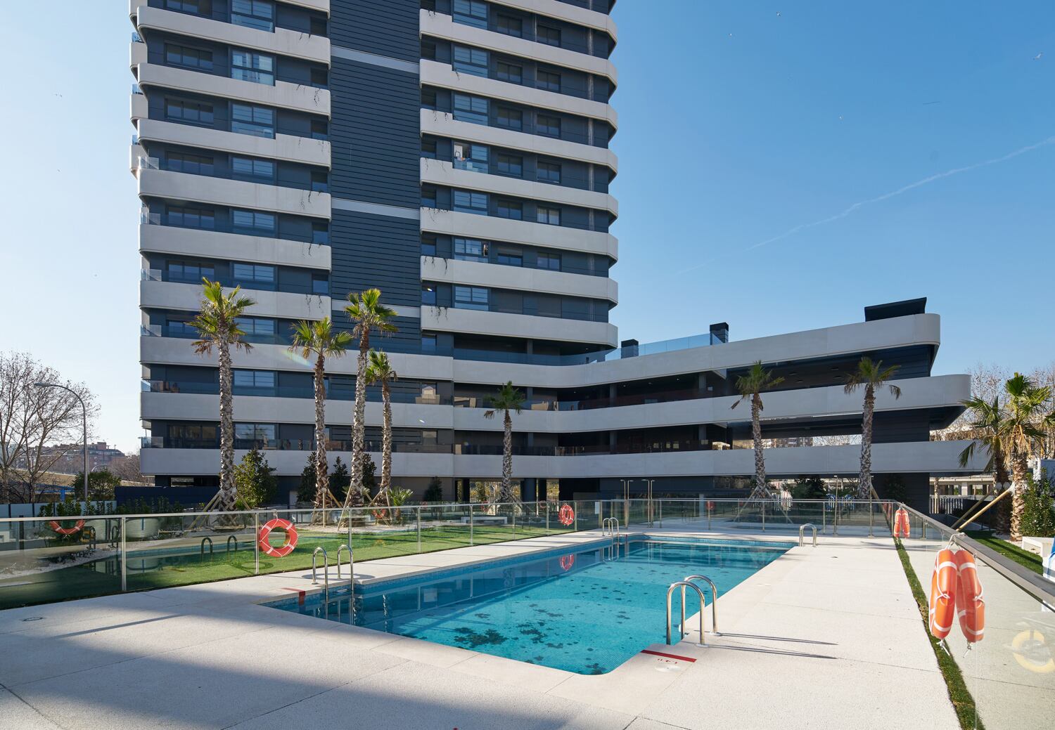 Promoción de viviendas Riverside Homes en Madrid Río por la promotora Neinor Homes.