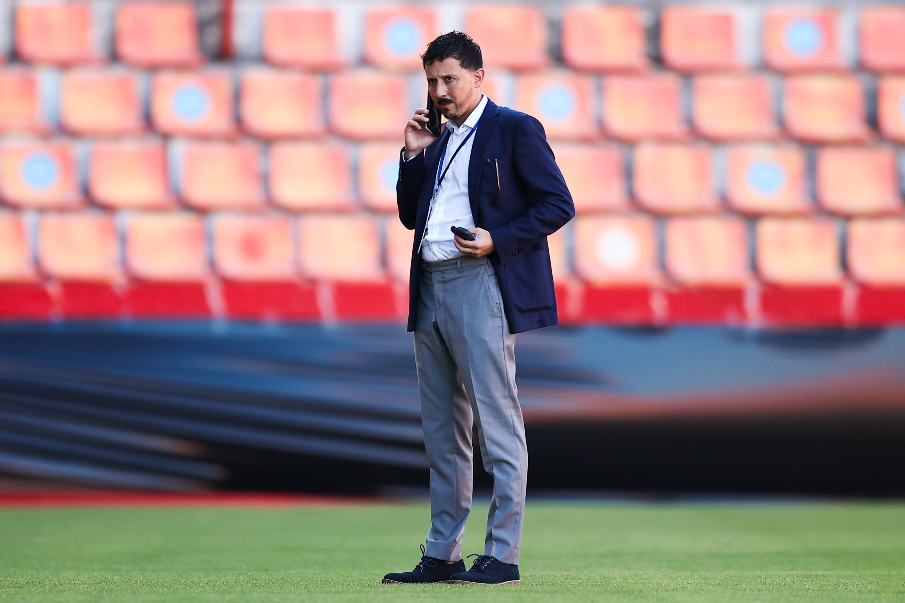 Pablo Longoria: “El Olympique de Marsella tiene que canalizar la pasión de los jóvenes que van contra el poder”