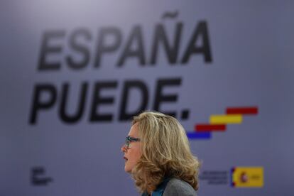 Nadia Calviño, durante una rueda de prensa tras una reunión con patronal y sindicatos en noviembre.