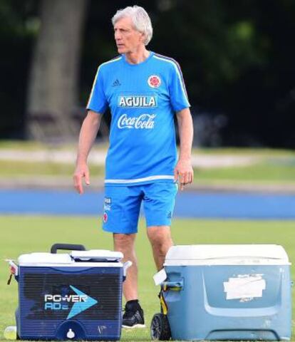 Pékerman, en un entrenamiento de Colombia.