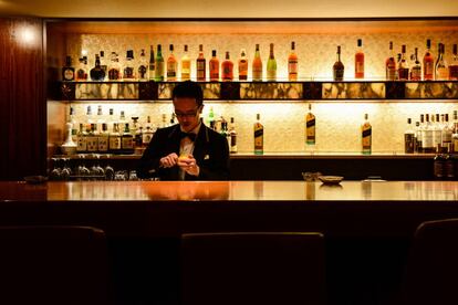 Barman en Tokio.