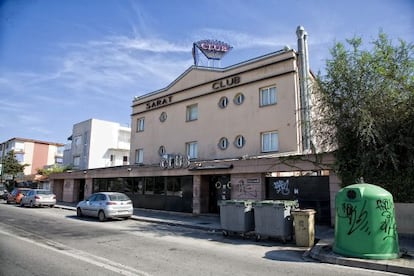 El club Saratoga, en Castelldefels, que sigue precintado.