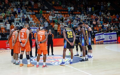 Minuto de silencio en la Fonteta.