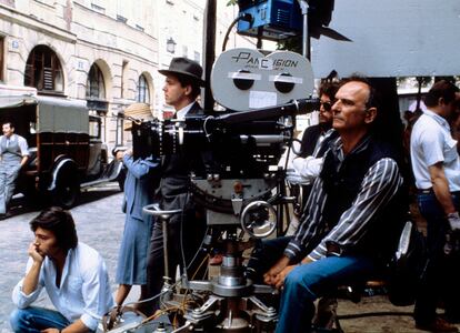 El cineasta, detrás de la cámara en el rodaje de Antonie(1982).