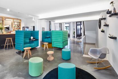 Espacios de coworking Wertheim diseñados por Vitra en Colonia, Alemania.