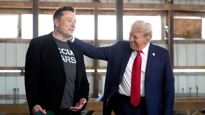Elon Musk y el candidato presidencial republicano Donald Trump durante un acto de campaña el pasado 5 de octubre en Butler (Pensilvania).