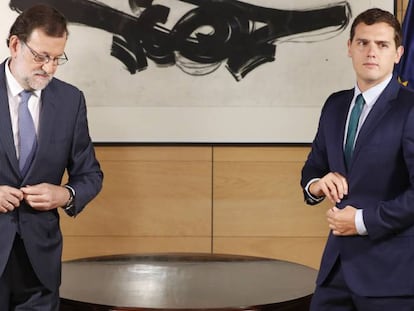 Mariano Rajoy (PP) y Albert Rivera (Ciudadanos), durante su encuentro para negociar la investidura el el pasado d&iacute;a 3 de agosto.