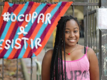 Marcela Reis, de la Escuela Estadual Fernão Dias, defiende la Ocupación y la Resistencia para conseguir una escuela “donde las chicas puedan vestir como quieran, donde se hable de la cultura negra y no solo de los portugueses”.