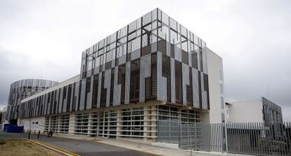 Centro de día para mayores de Mislata, que captó cinco millones del Plan E, cerrado desde hace dos años.