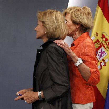 Las dos vicepresidentas del Gobierno, tras la reunión del Consejo de Ministros de ayer.