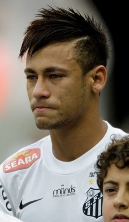 Neymar llora en su despedida del Santos.