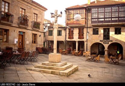 Bares en la plaza de la Leña (Pontevedra).